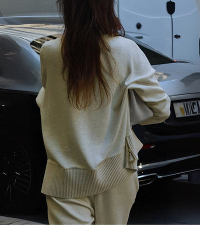 Saskia – Elegancki komplet dwuczęściowy z wysokim kołnierzem