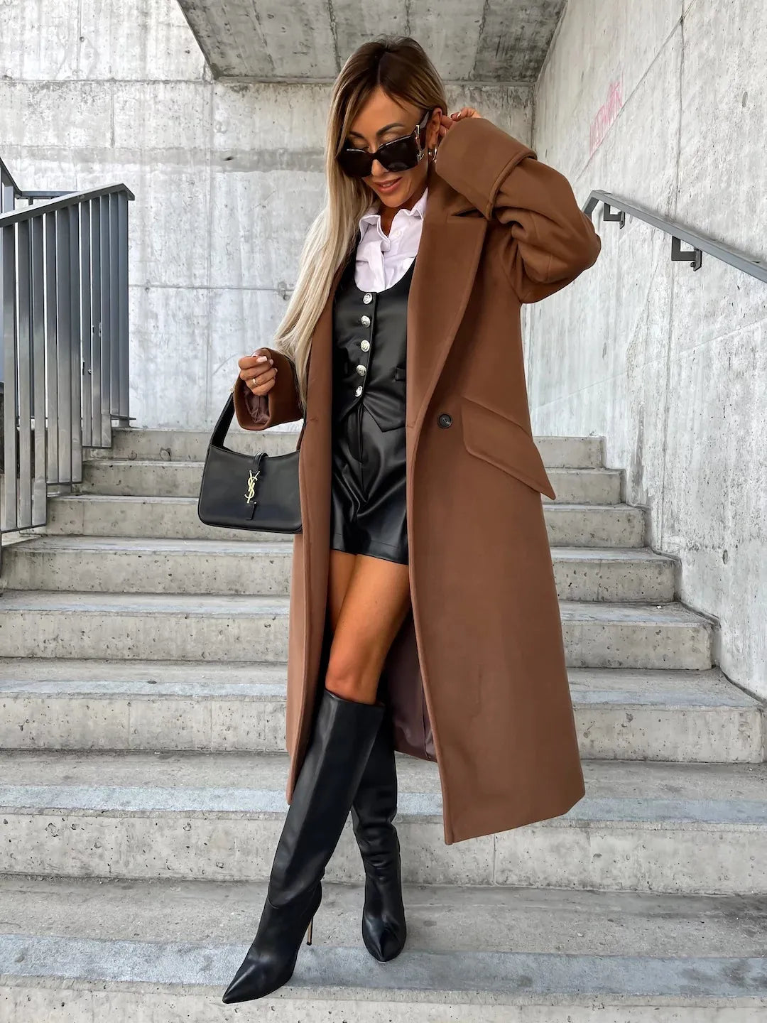 Annalena™ | Elegancki wełniany płaszcz z klasycznym kołnierzem z klapami
